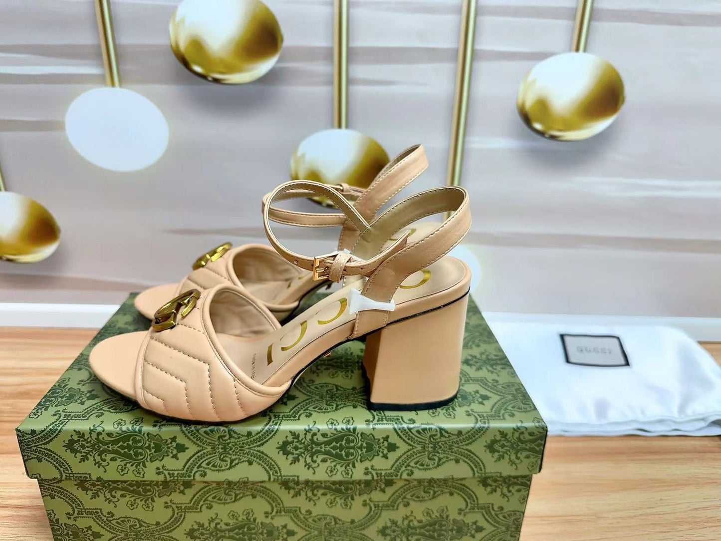 14B182ZDE Stylish High heels Heel height 7cm