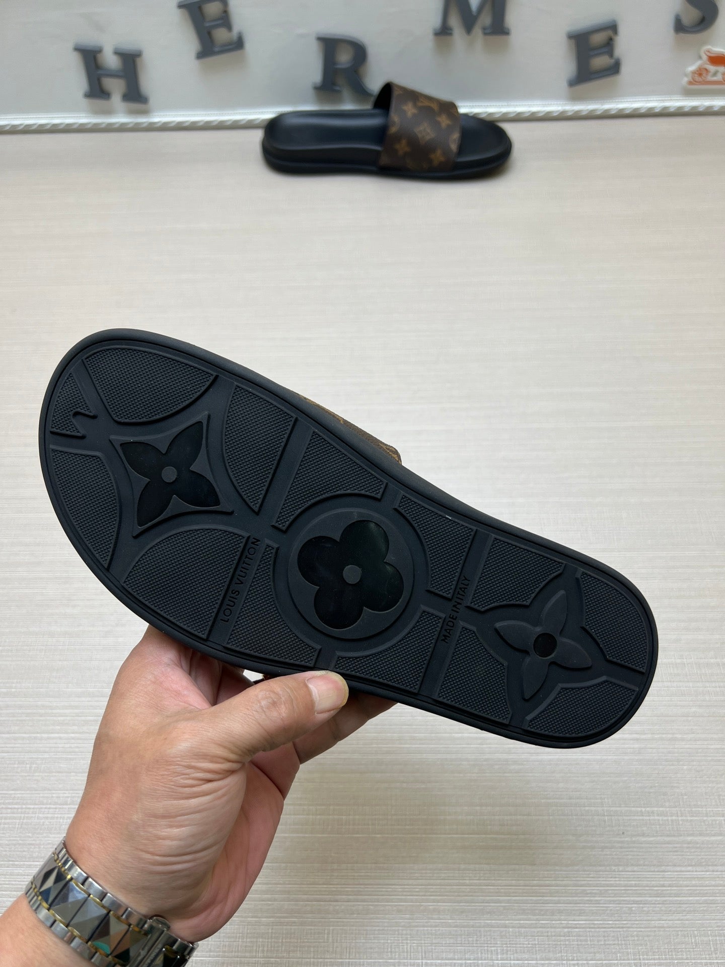 54E57ZDE Stylish slippers