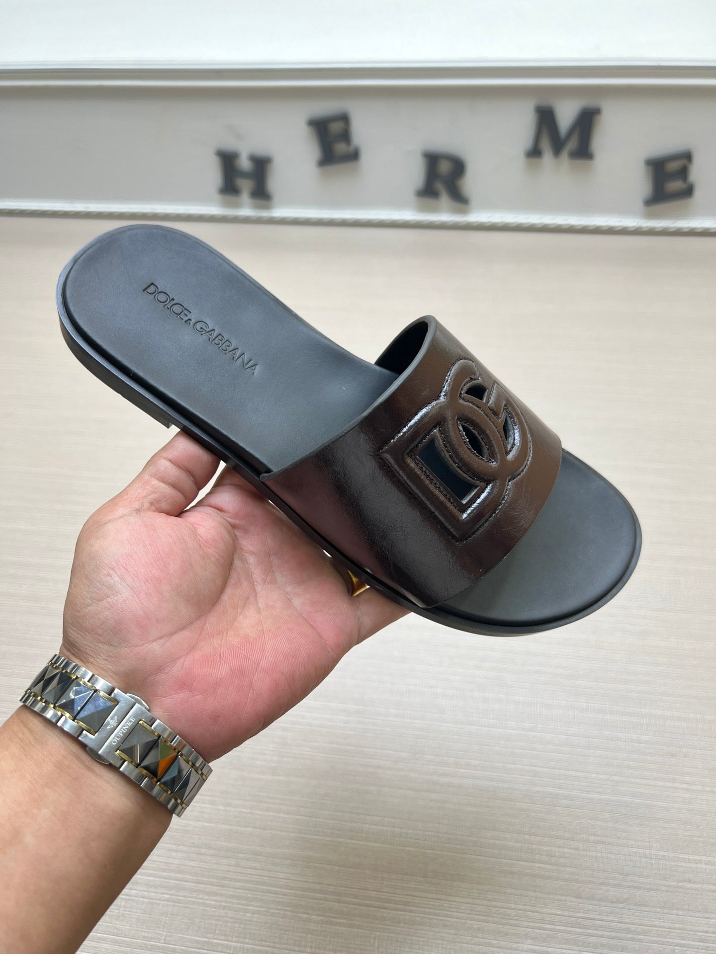 54A64ZDE Stylish slippers