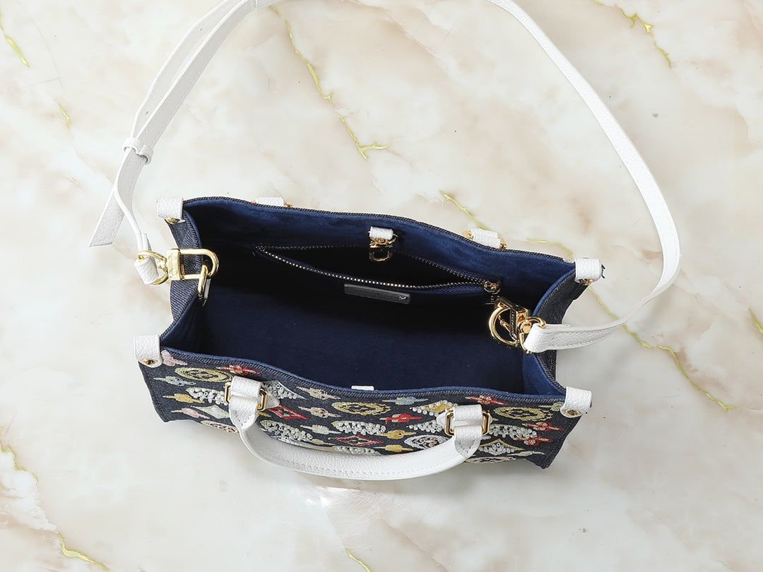 15RE22BDE Stylish genuine leather embroidered bag