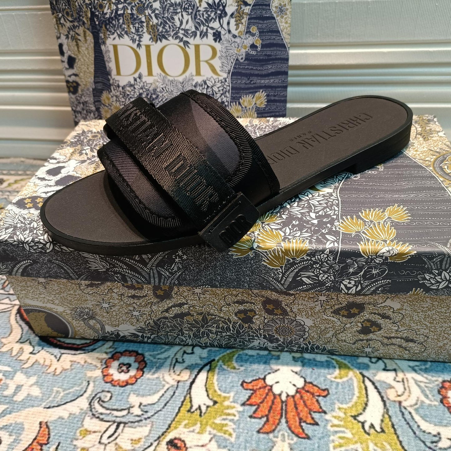 14D20ZDE Stylish Slippers