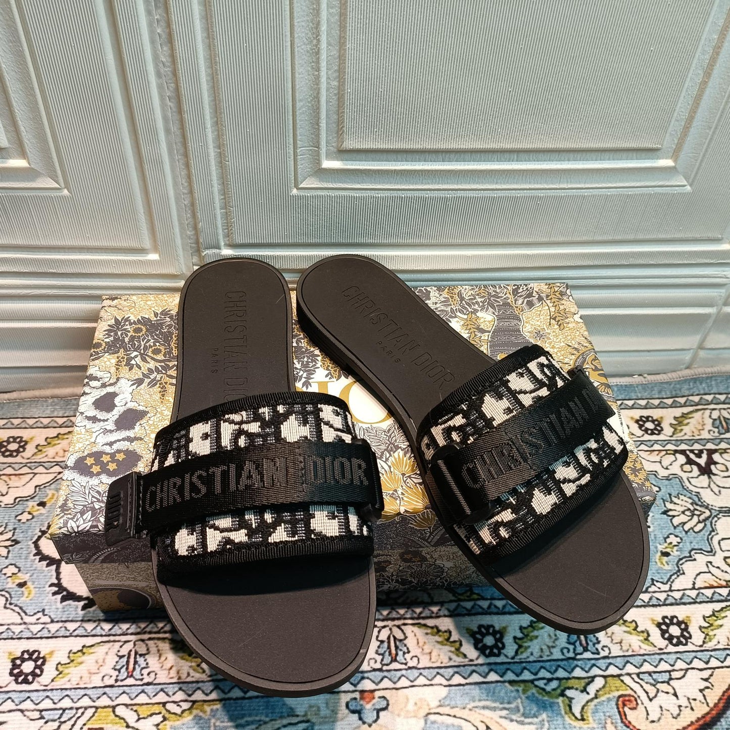 14D20ZDE Stylish Slippers