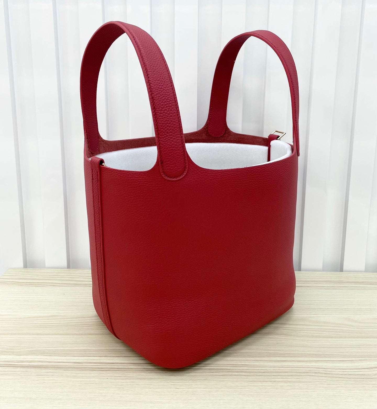 15RH6BDE Stylish leather bag
