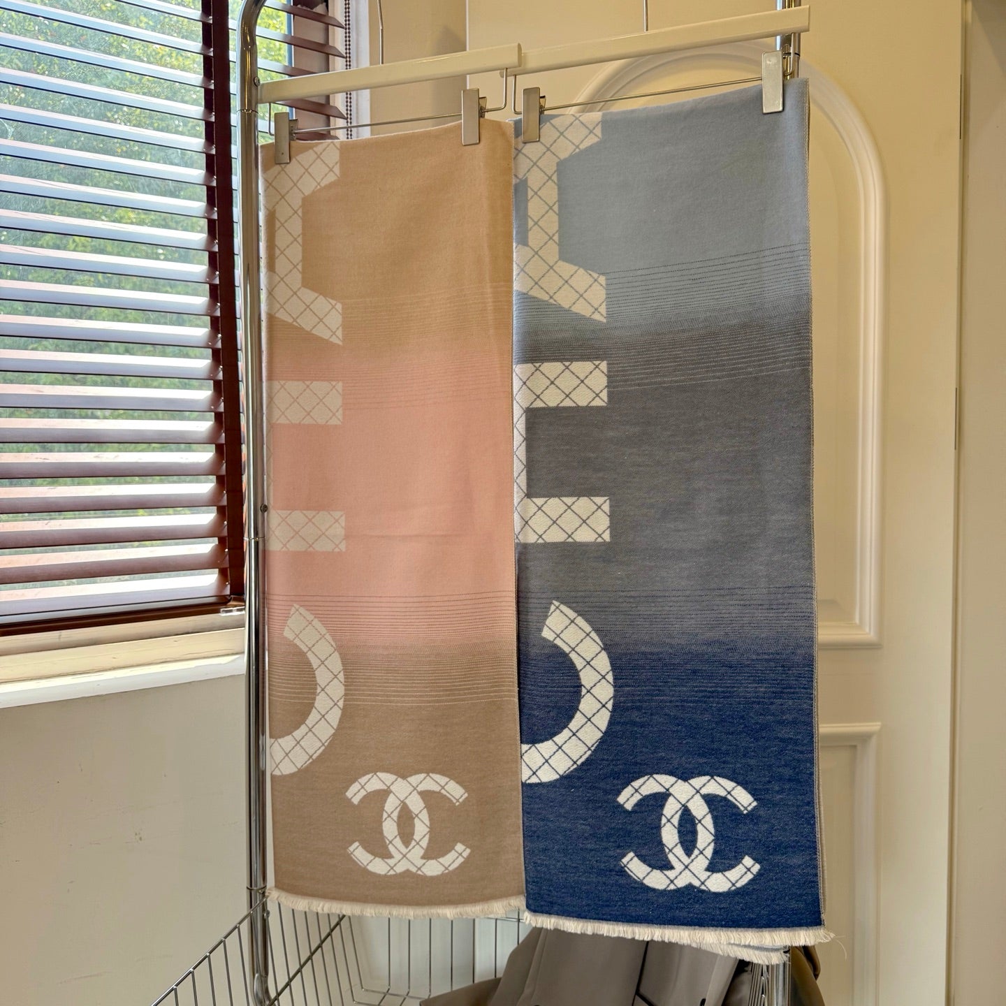 185ZC80WDE Stylish Winter Scarves