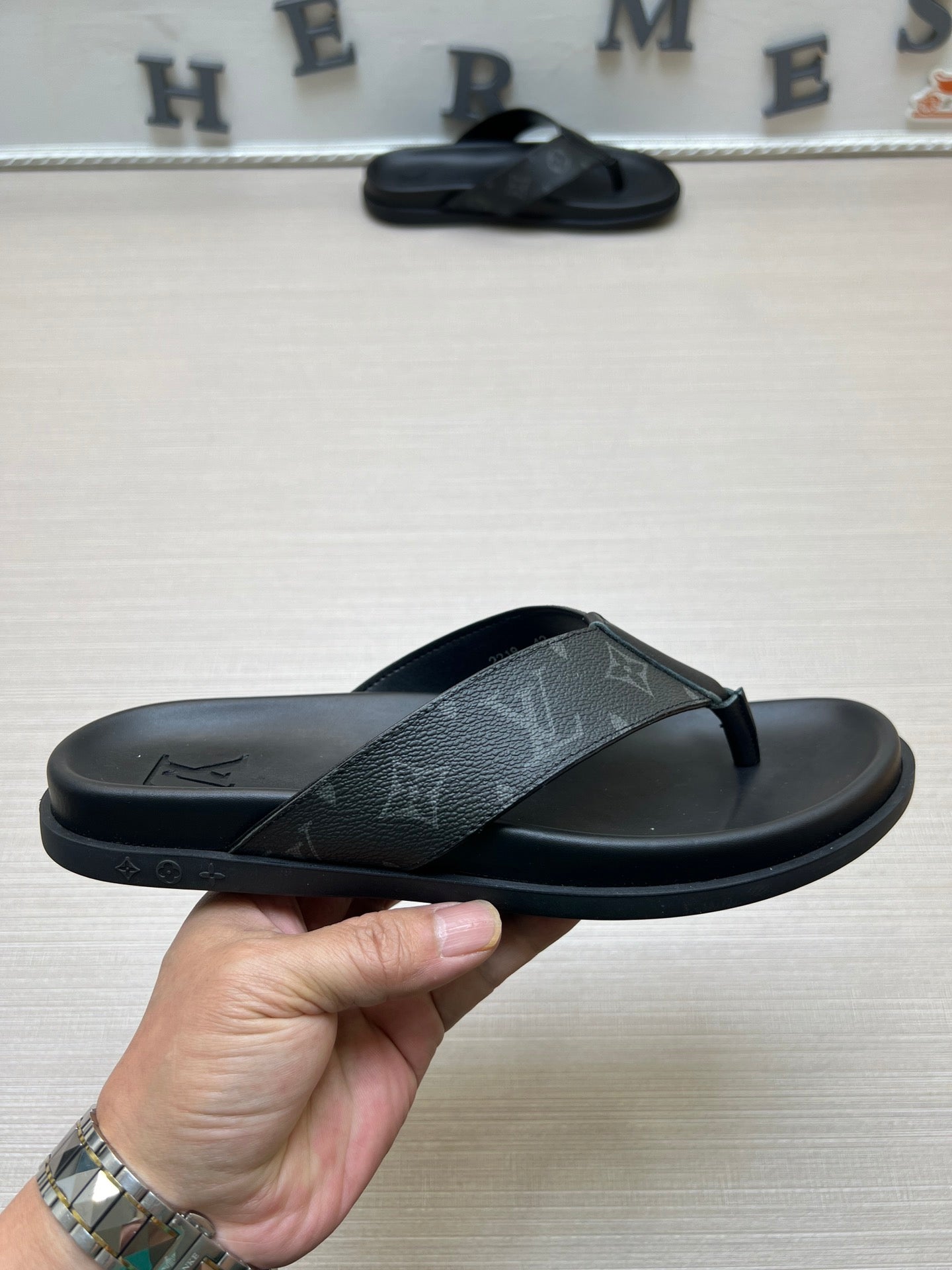 54E56ZDE Stylish slippers