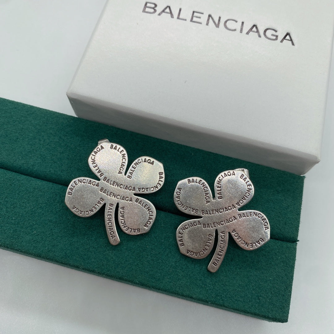 14J1096EDE Stylish Earrings