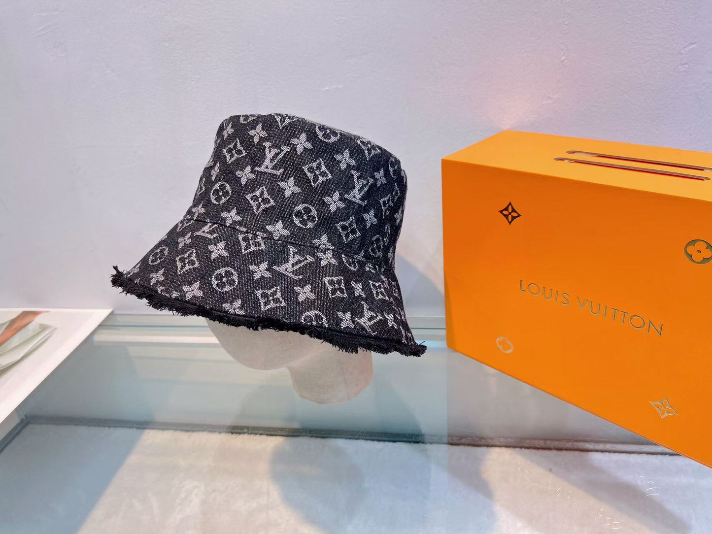 125ZE510MDE Stylish hats