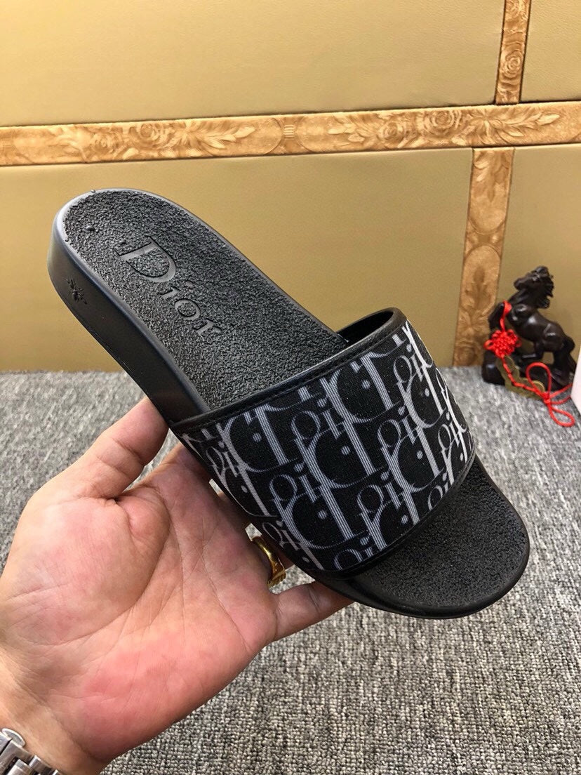 54D50ZDE Stylish slippers