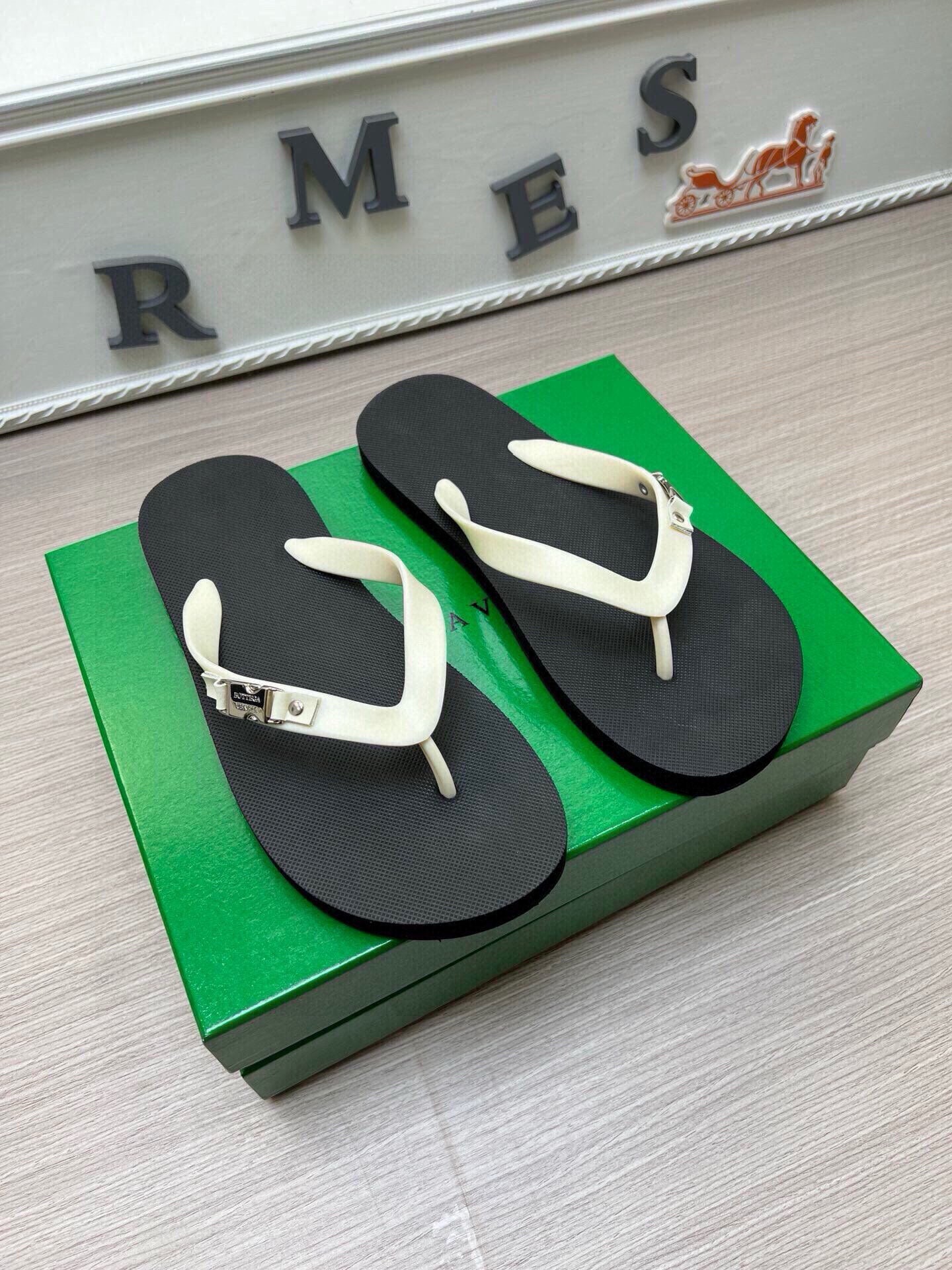 535ZA291ZDE Stylish Slippers