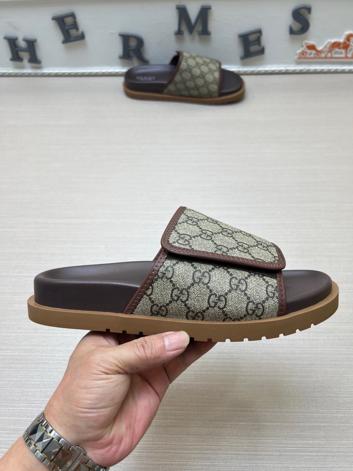 5LB231ZDE Stylish Slippers
