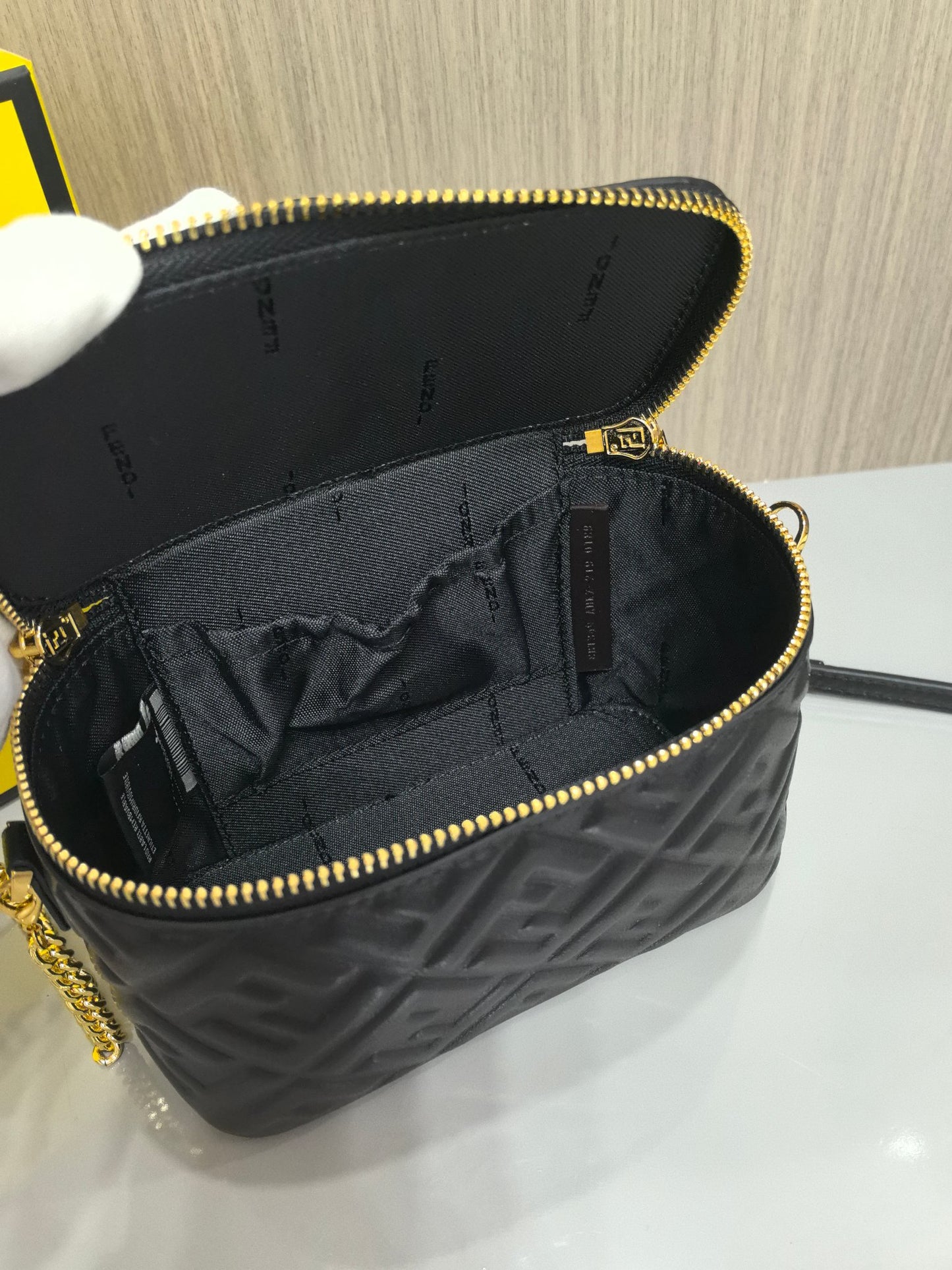 15RF59BDE Stylish leather bag