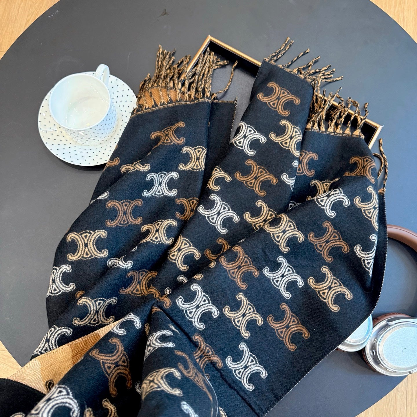 185ZN17WDE Stylish Winter Scarves