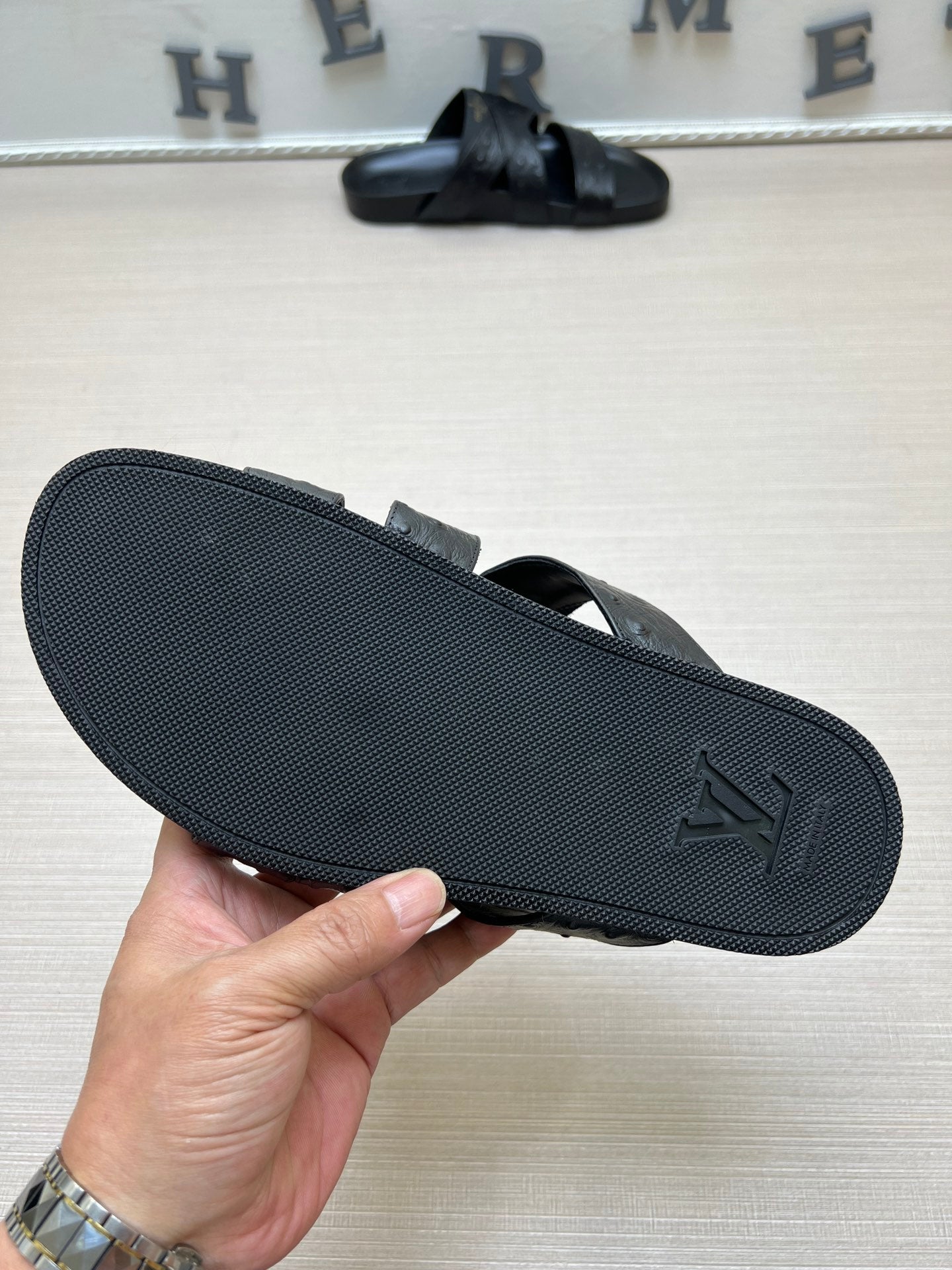 54E89ZDE Stylish slippers
