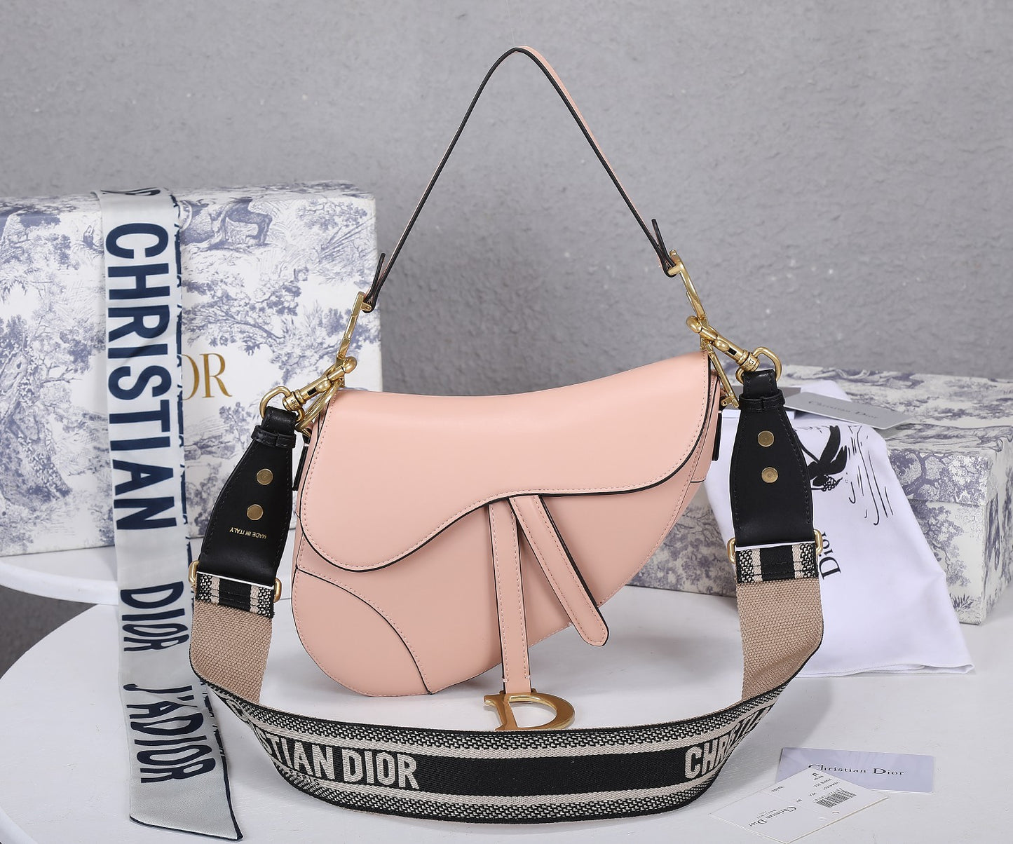 5D11BDE Stylish leather bag
