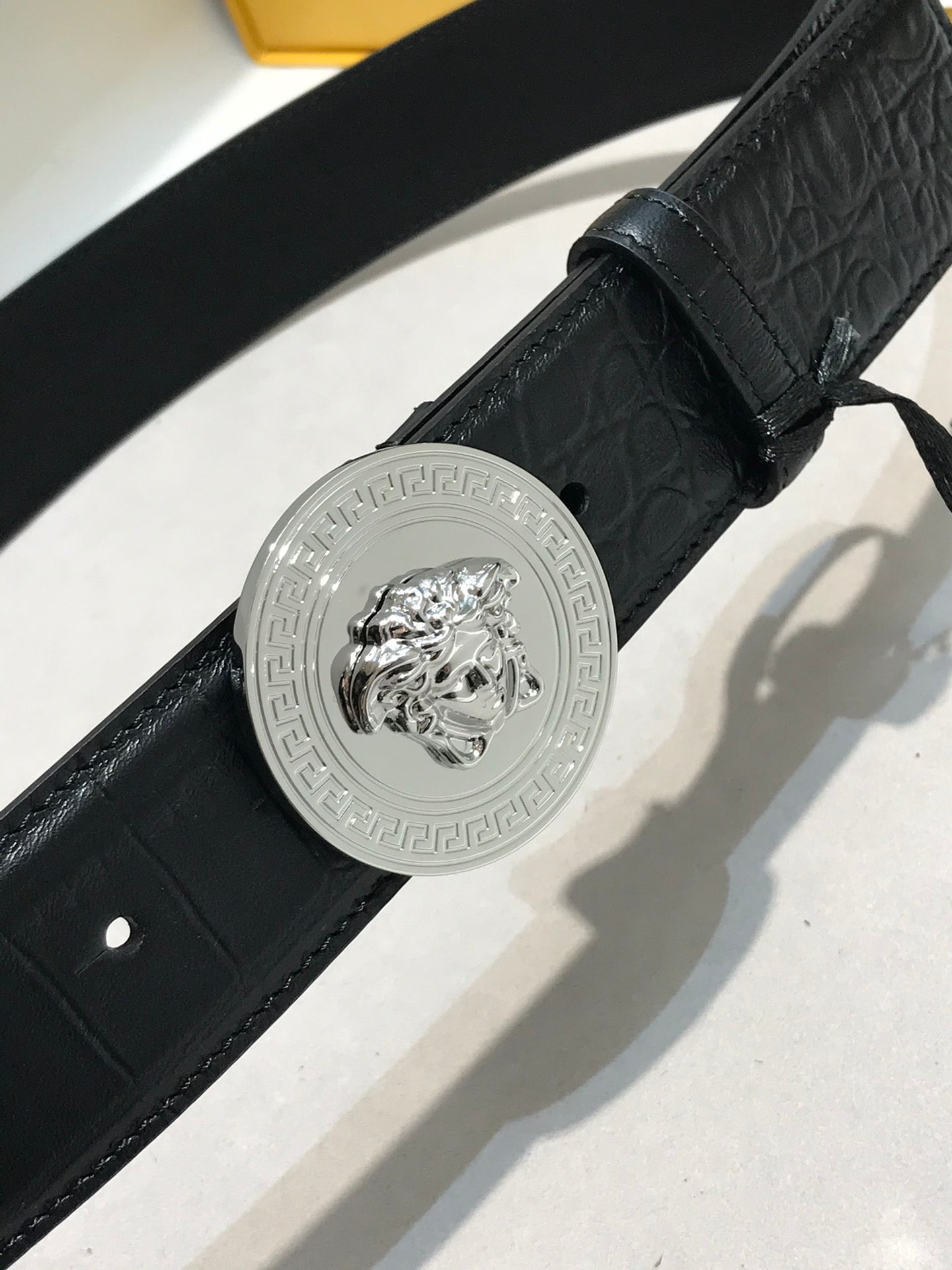 14V83PDE Stylish High quality belt With full package