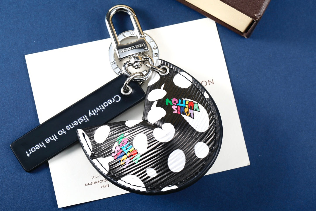 3RE4ADE Stylish key closure