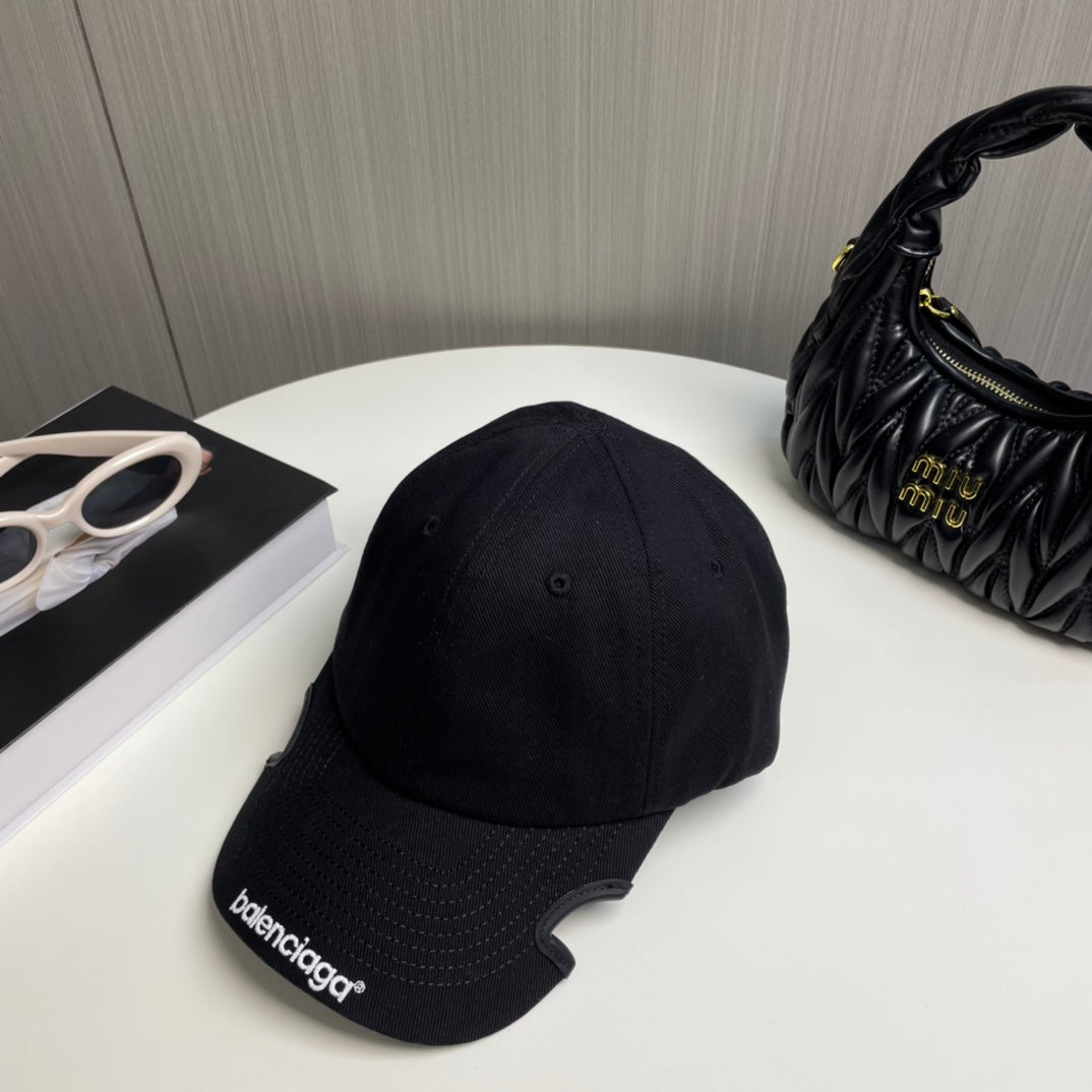 125ZJ513MDE Stylish hats