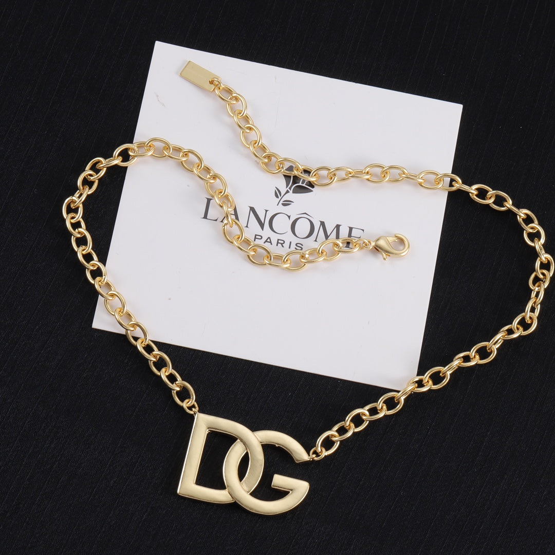 15NA6XDE Stylish Necklaces