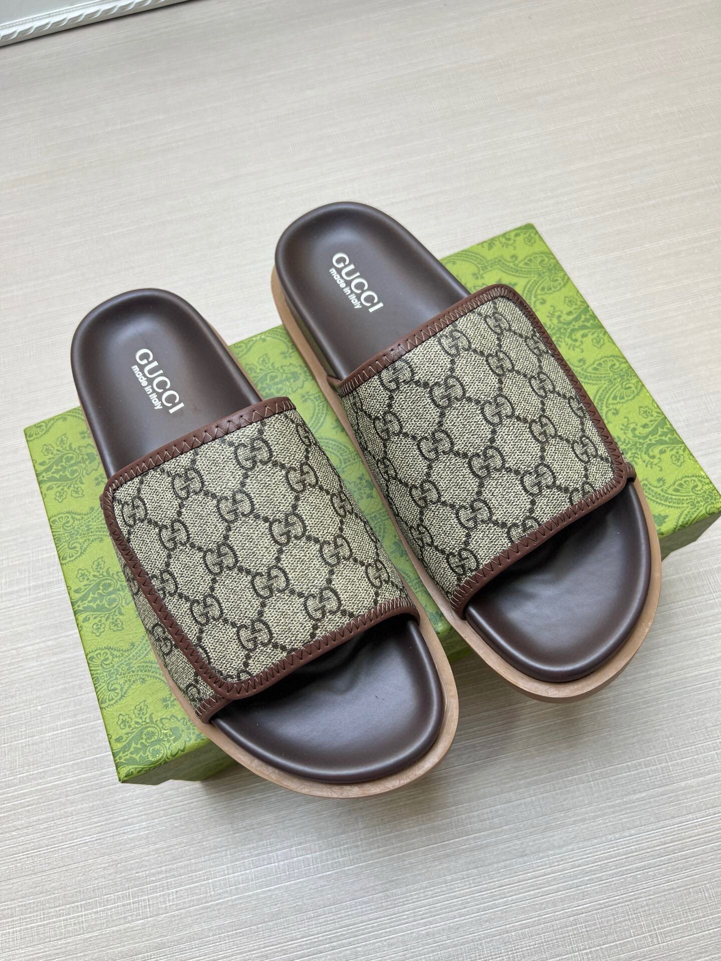5LB231ZDE Stylish Slippers