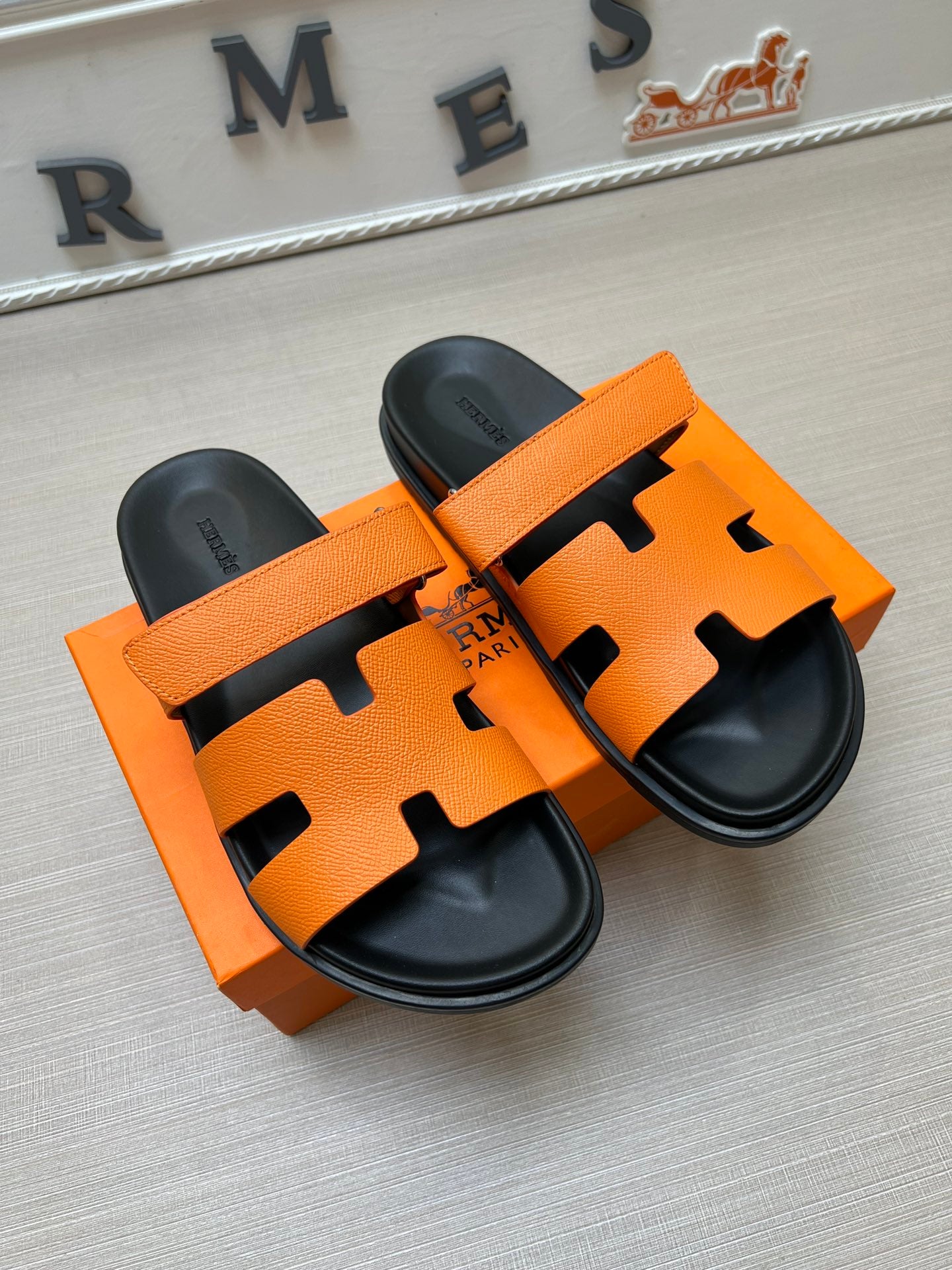 54H1ZDE Stylish slippers