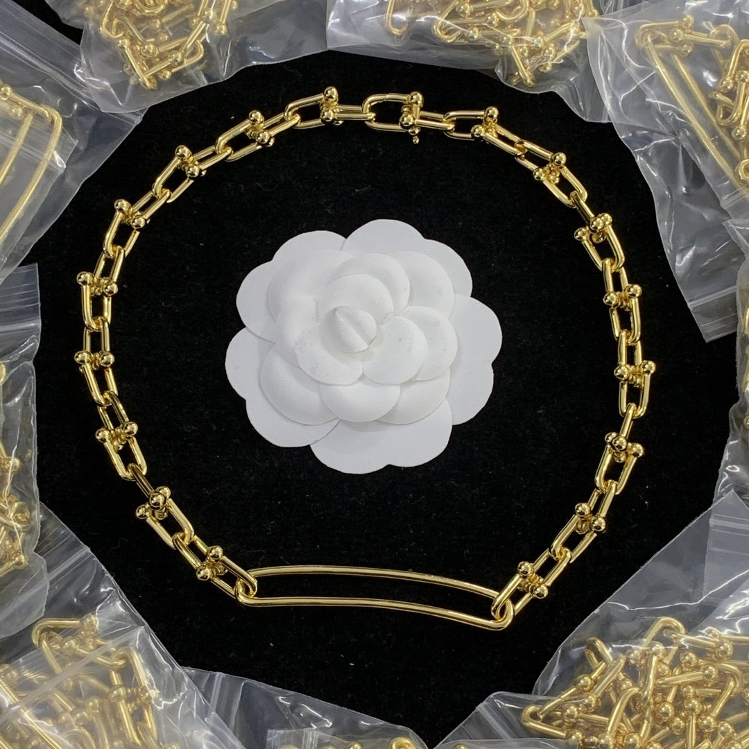 8XT33XDE Stylish Earring Bracelets Necklaces