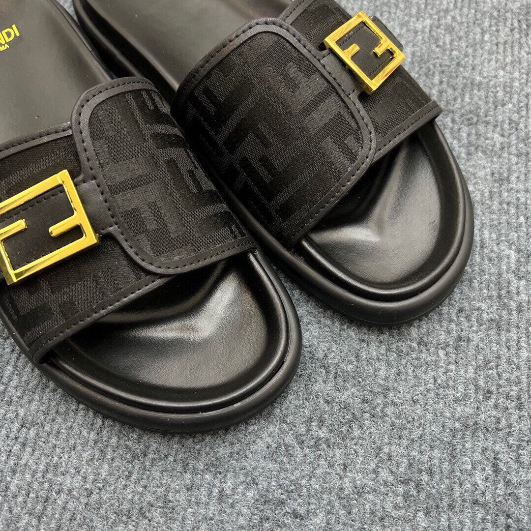 54F37ZDE Stylish slippers