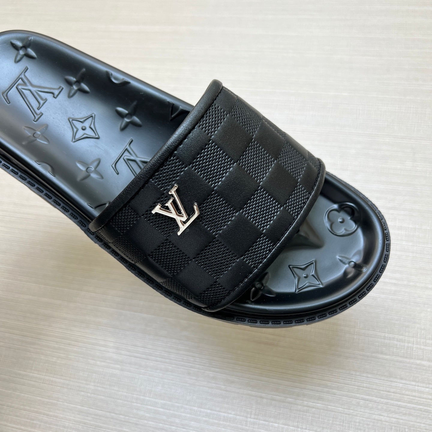 535ZE304ZDE Stylish Slippers