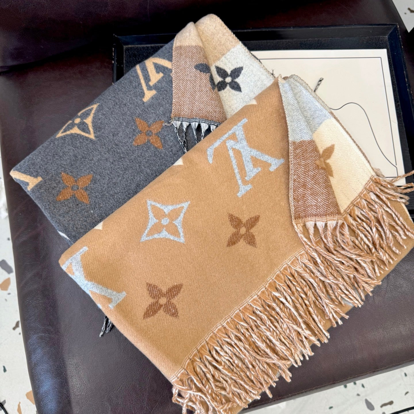 185RE70WDE Stylish Winter Scarves