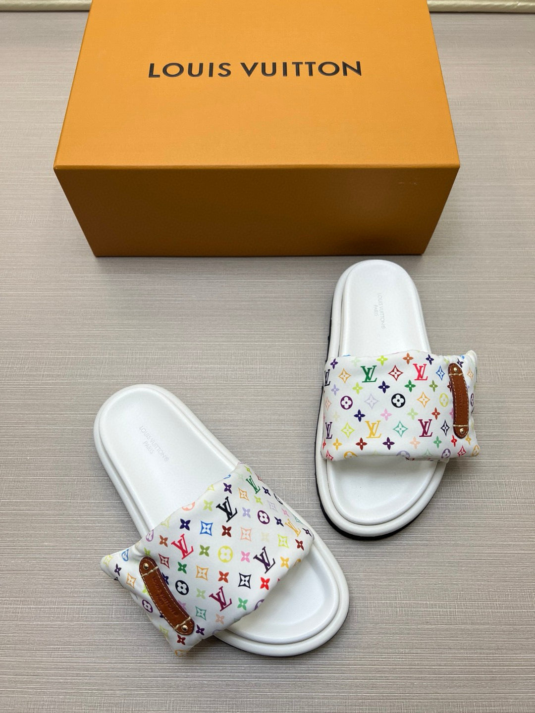 5QE6ZDE Stylish Slippers