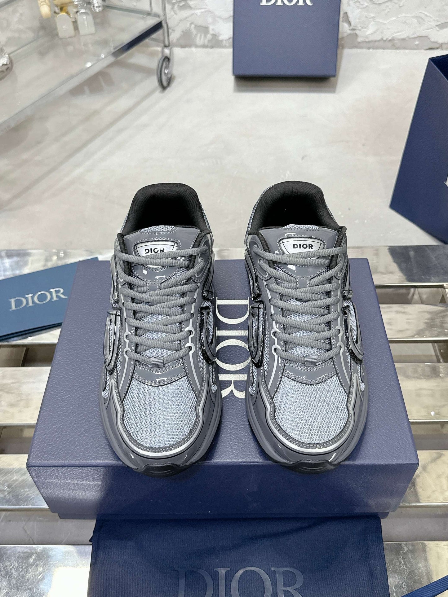 245RD2ZDE Stylish Sneakers