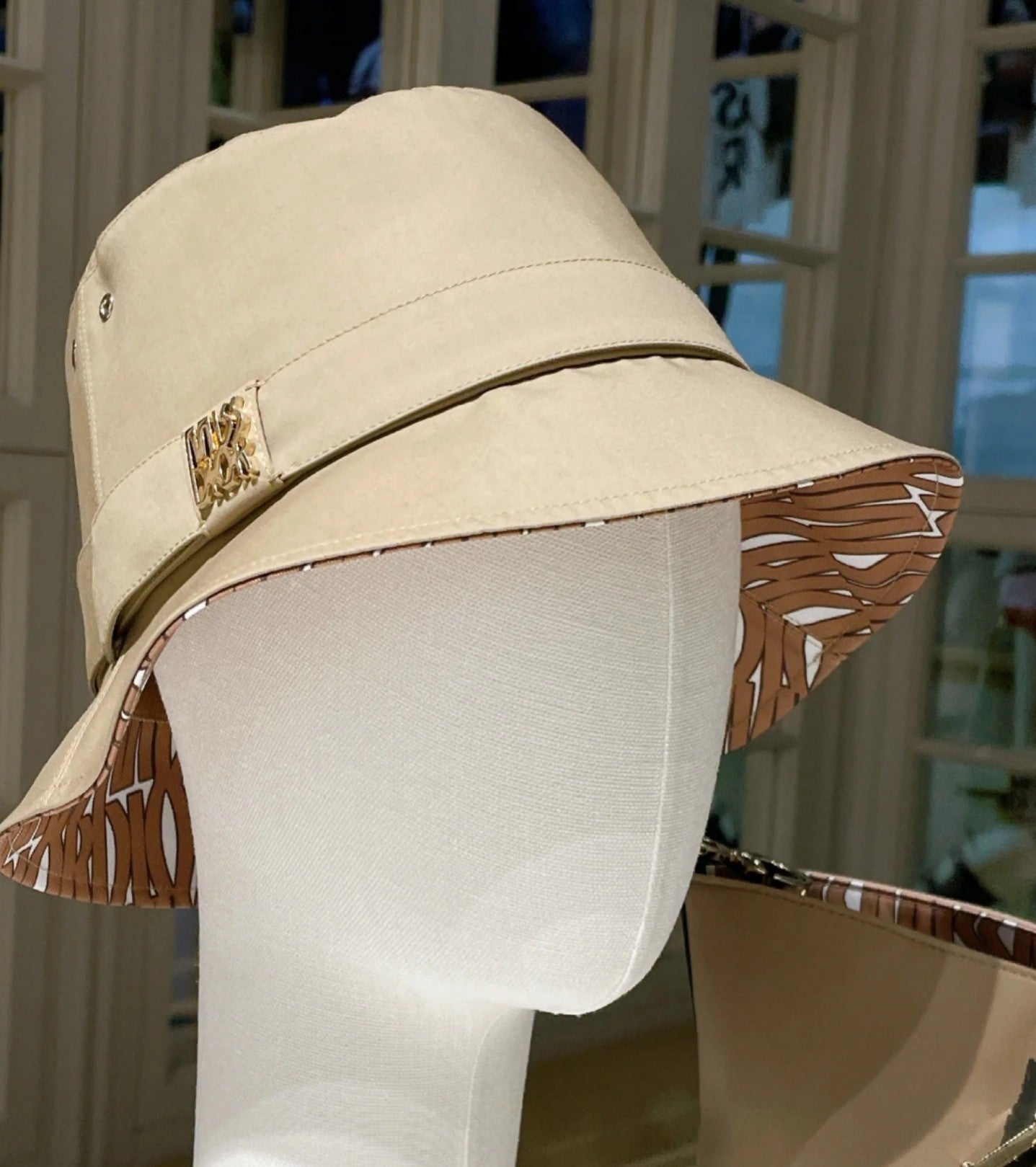 125ZD507MDE Stylish hats