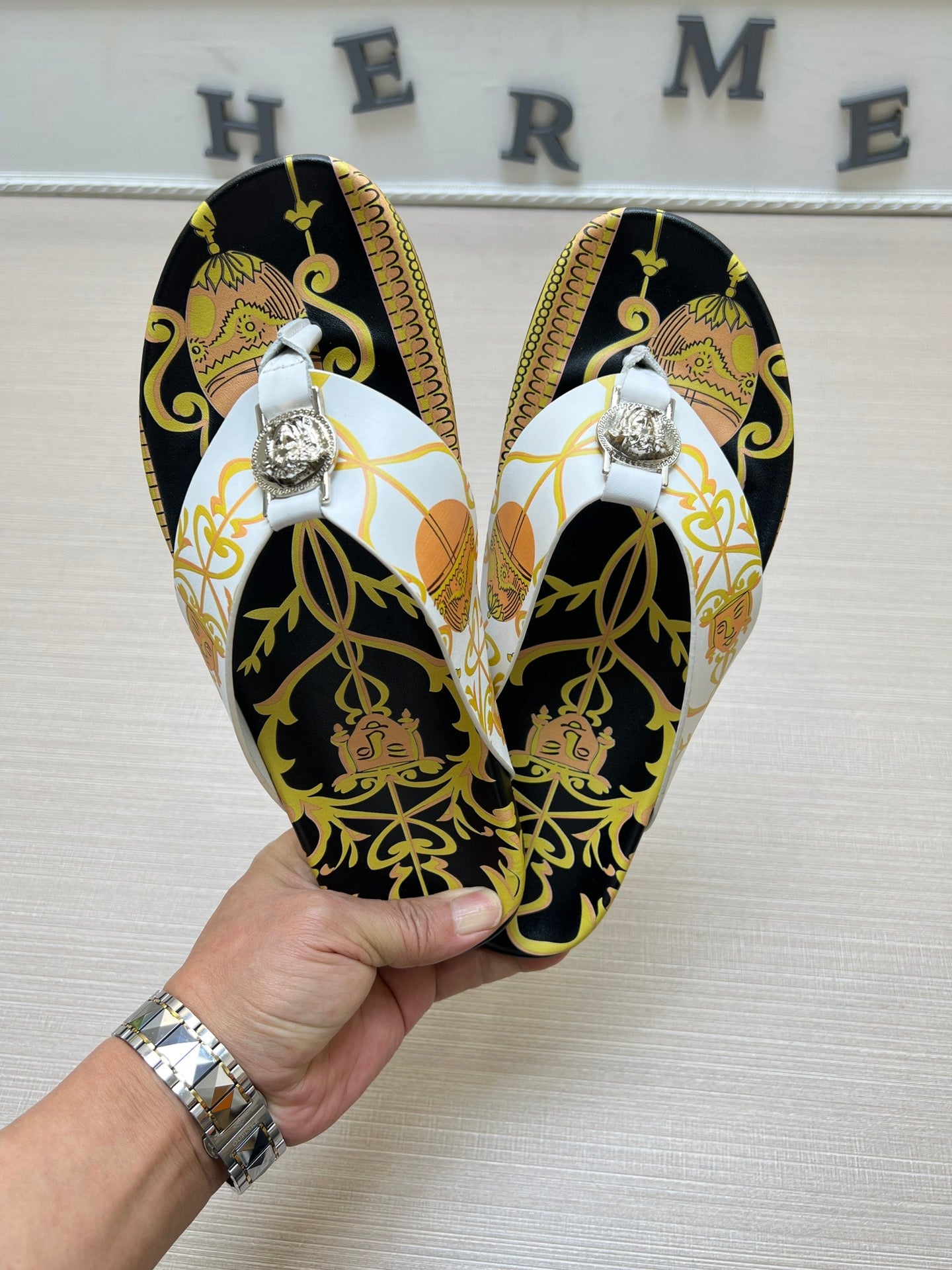 54V96ZDE Stylish slippers