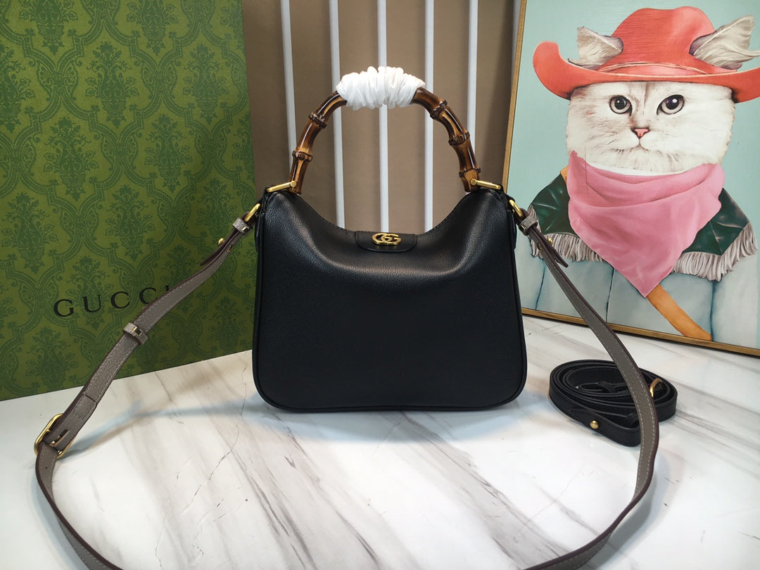 15RB117BDE Stylish leather bag
