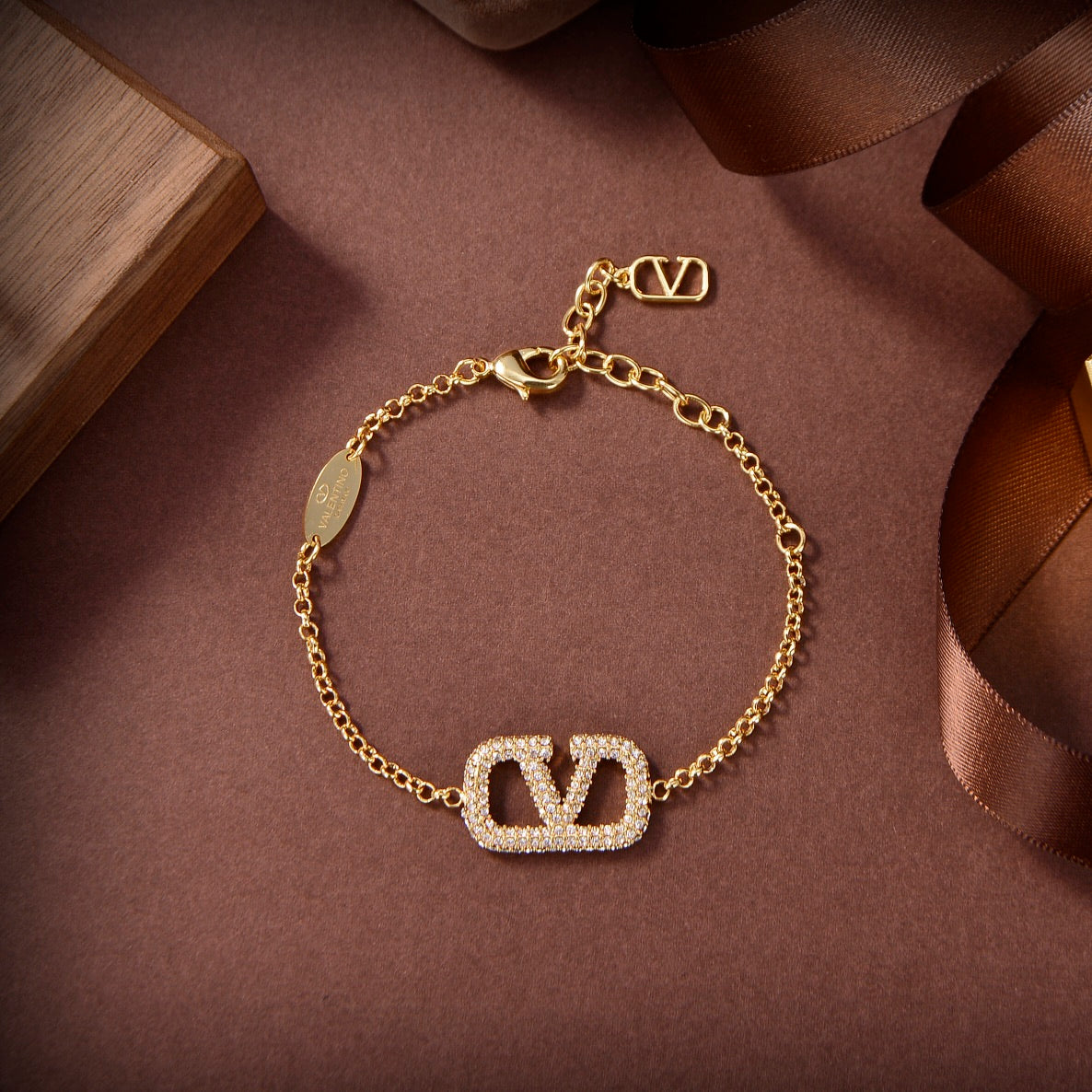 1YVL243KDE Stylish Bracelets