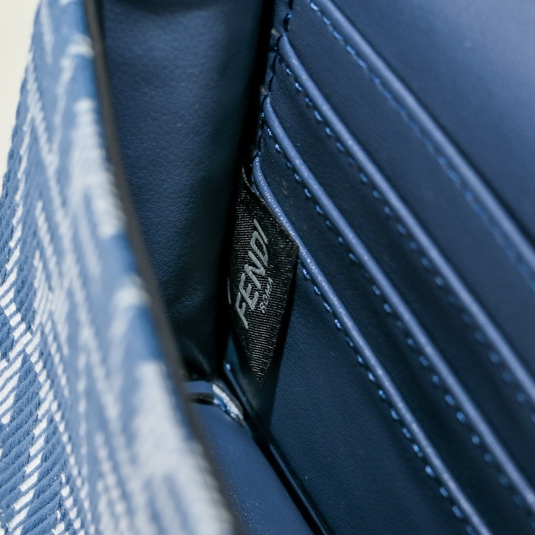 15RF10BDE Stylish Pobag