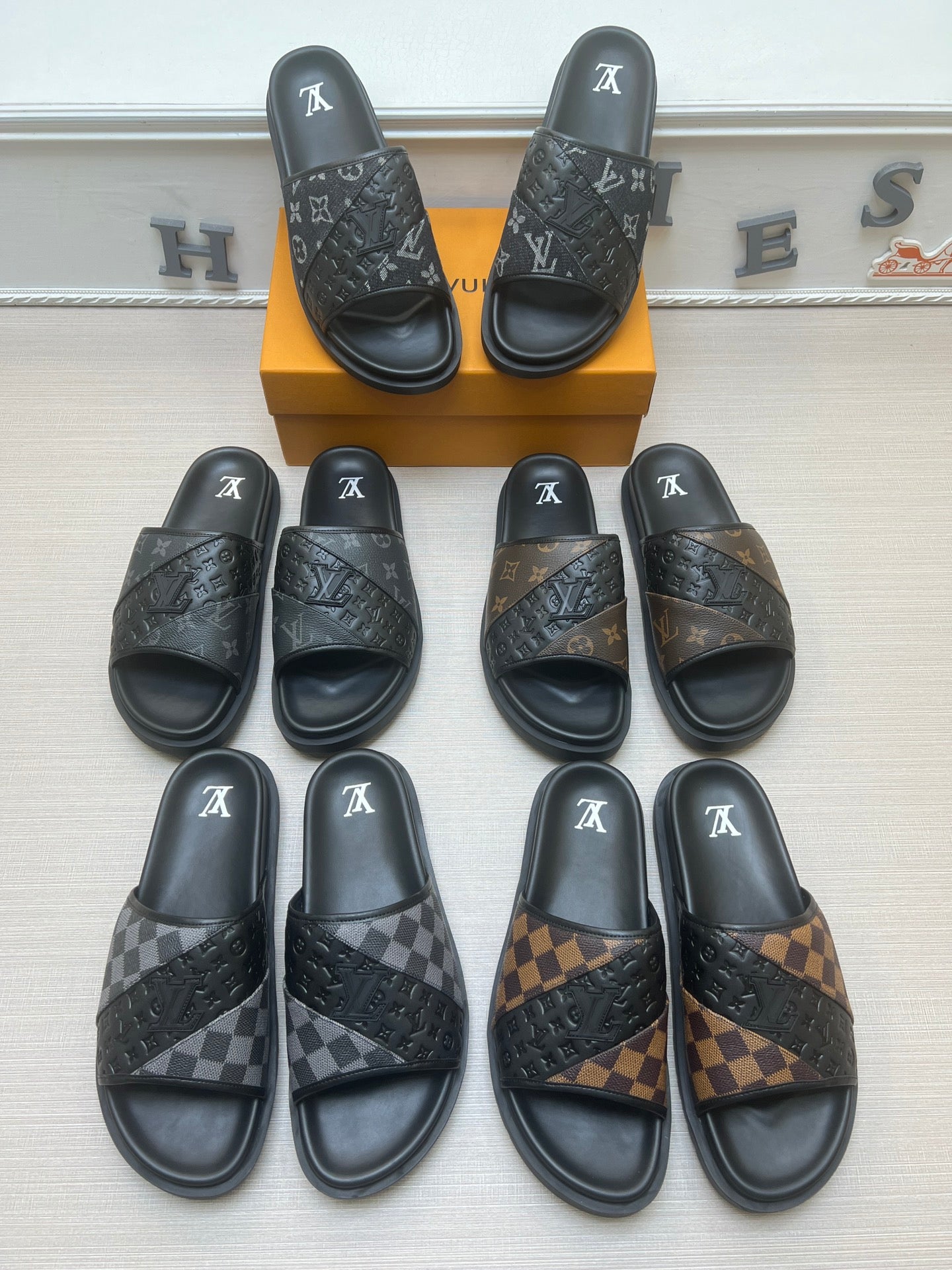 54E2ZDE Stylish slippers