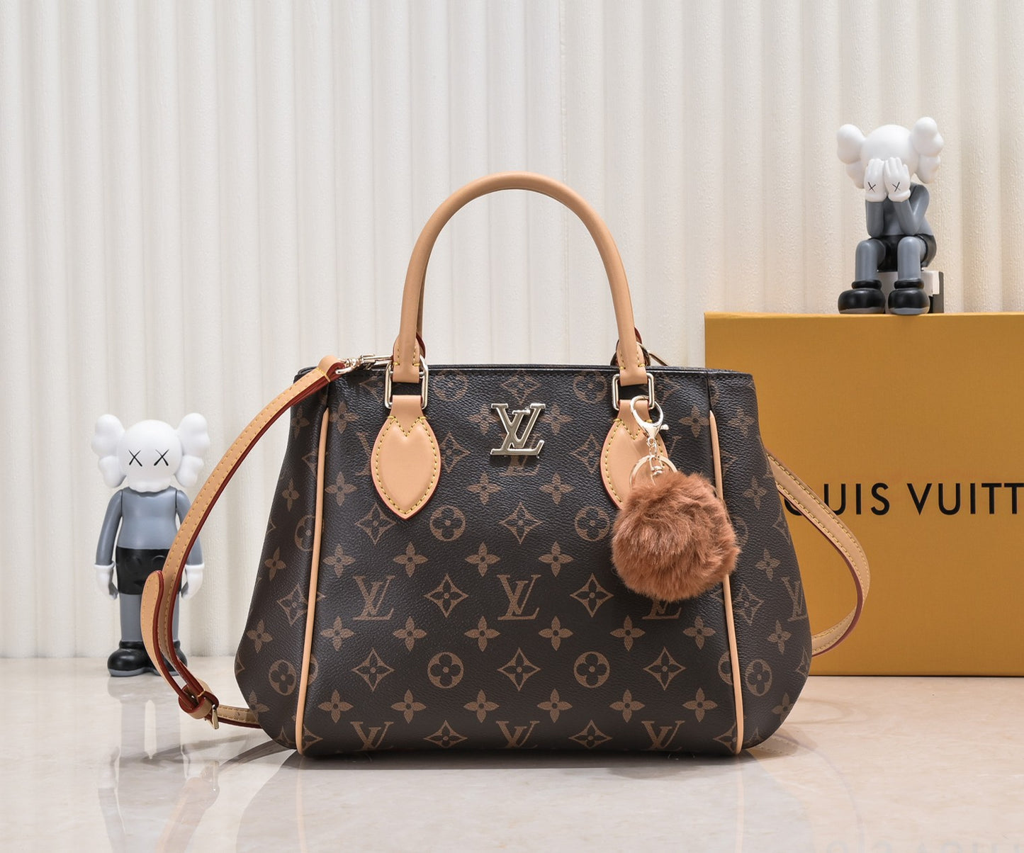 165NE102BDE Stylish leather bag