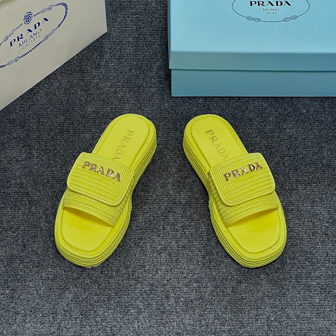 14PD24ZDE Stylish slippers