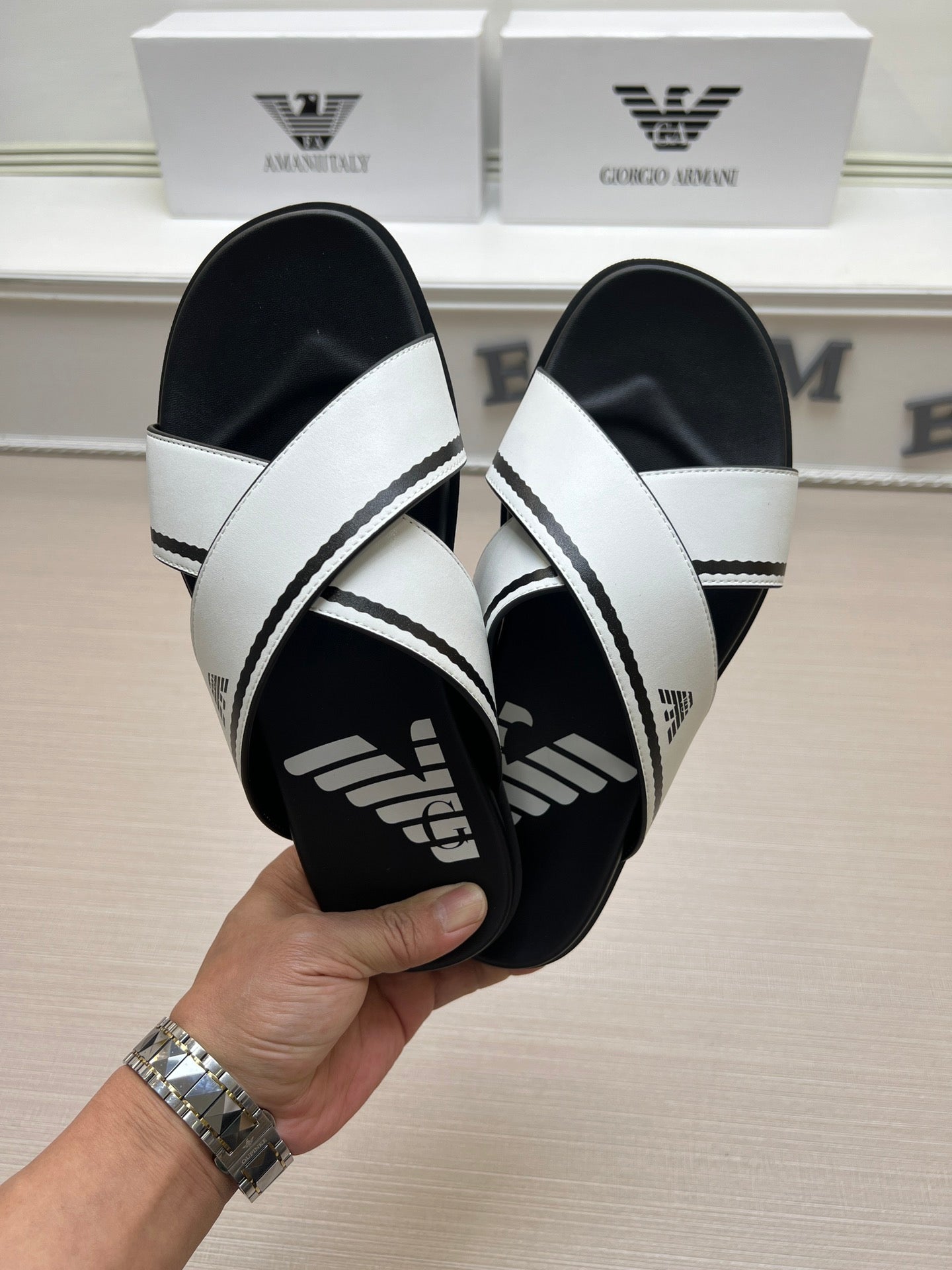 54A103ZDE Stylish slippers