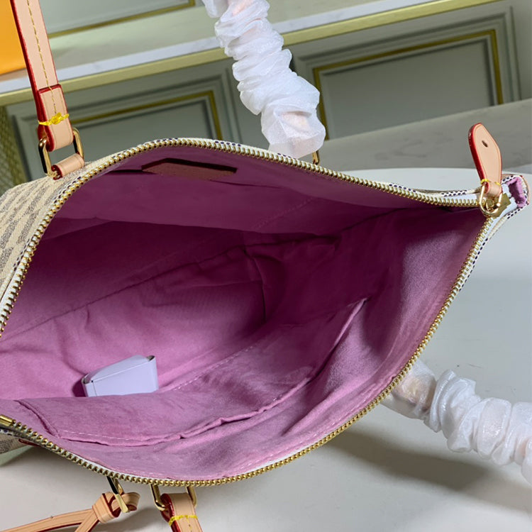 1E001BDE Stylish leather bag
