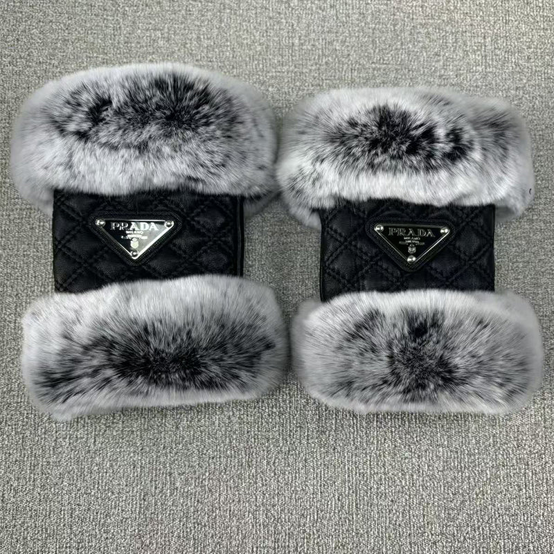 24PD103SDE Stylish gloves