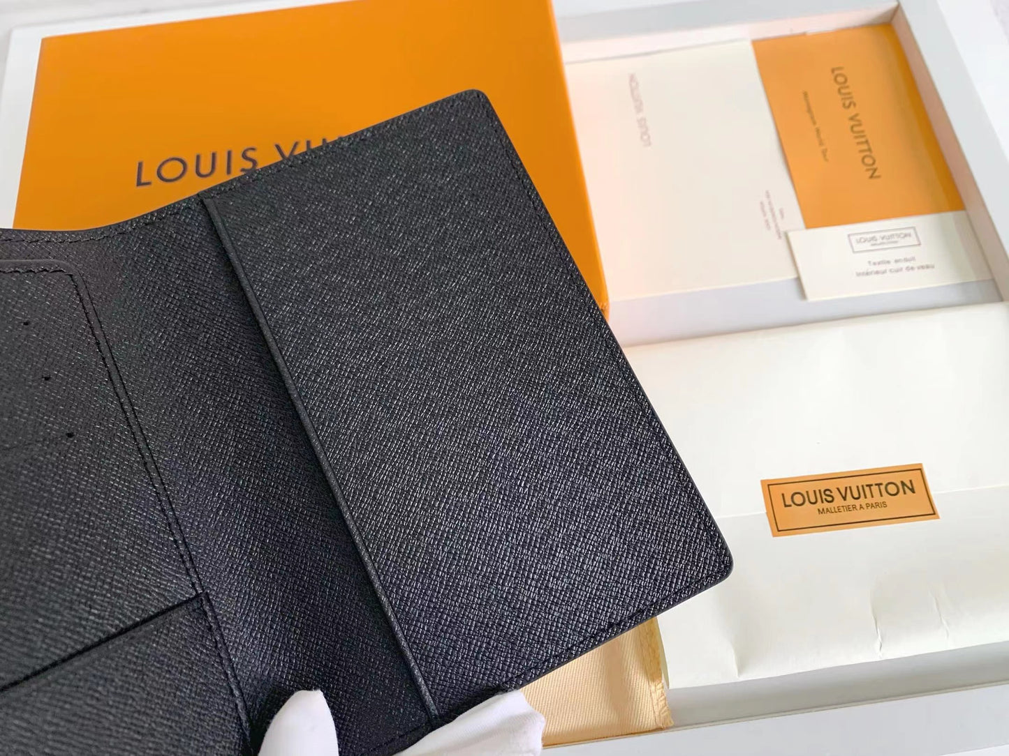 AE300BDE Stylish leather wallets