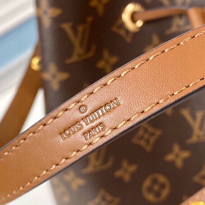 3E81BDE Stylish leather bag