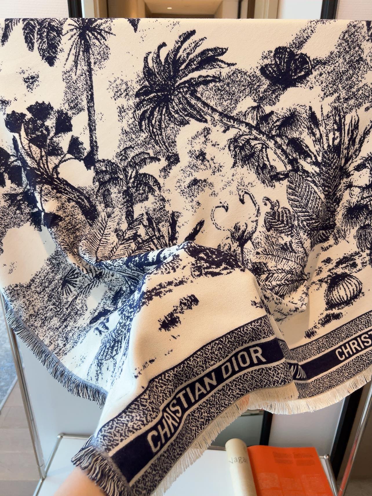 175RD5WDE Stylish Winter Scarves