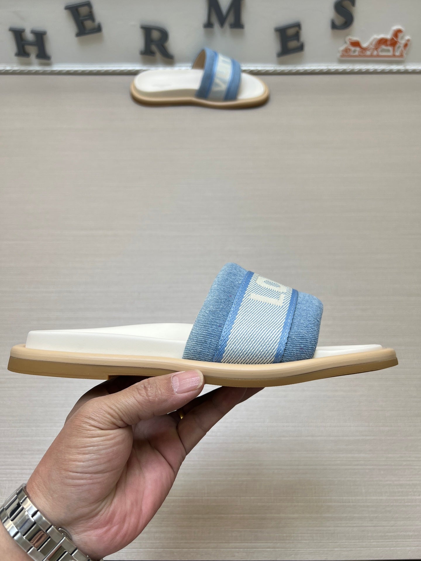 535ZE301ZDE Stylish Slippers