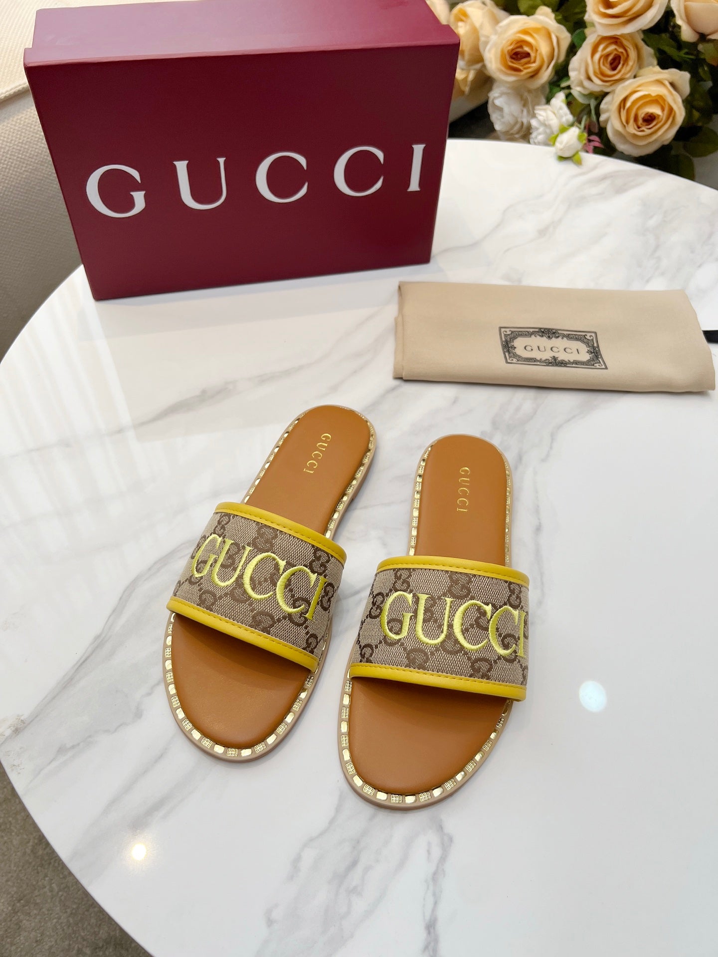 255QB29ZDE Stylish leather Slippers