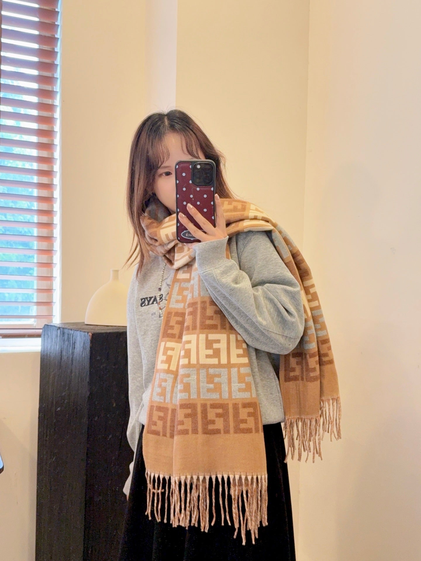 185RF65WDE Stylish Winter Scarves