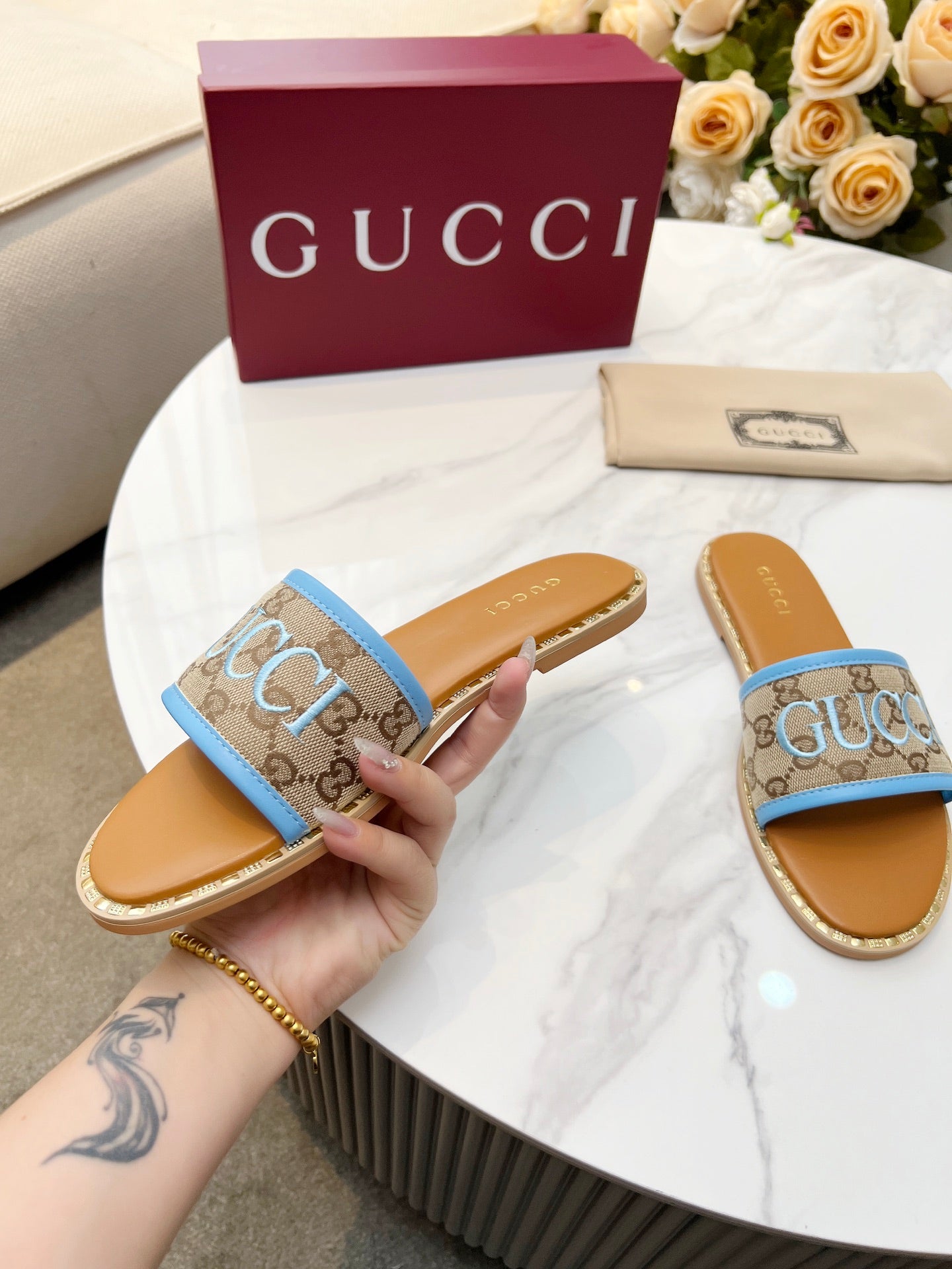 255QB29ZDE Stylish leather Slippers