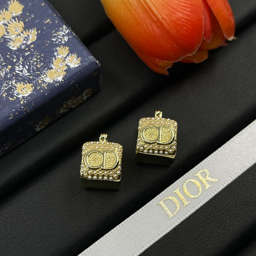 14D774EDE Stylish Earrings