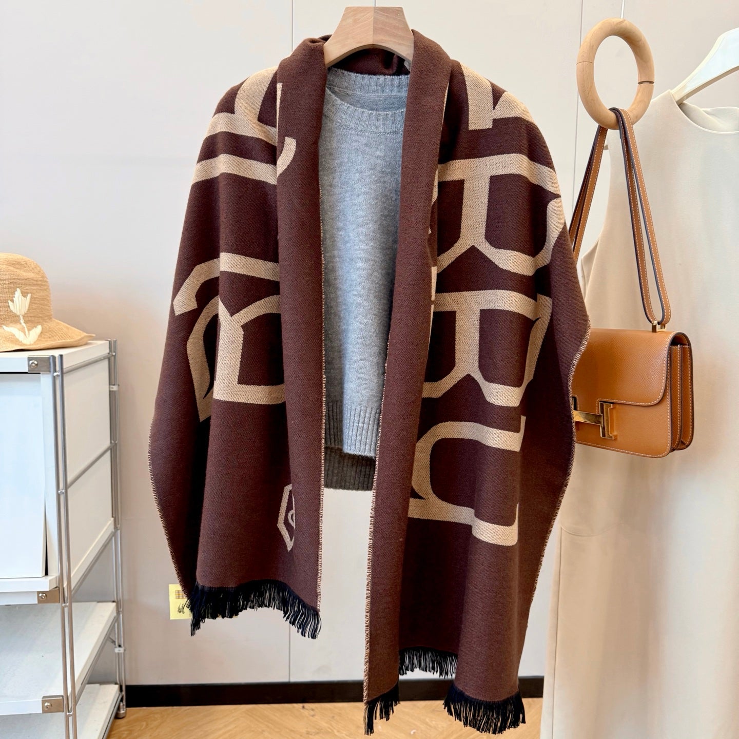 185ZR14WDE Stylish Winter Scarves